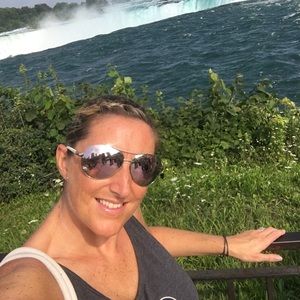 Meet your Posher, Holly